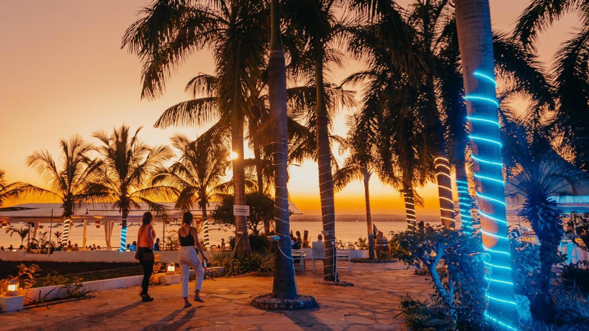 Coral Beach Hotel Dar Es Salaam Zewnętrze zdjęcie